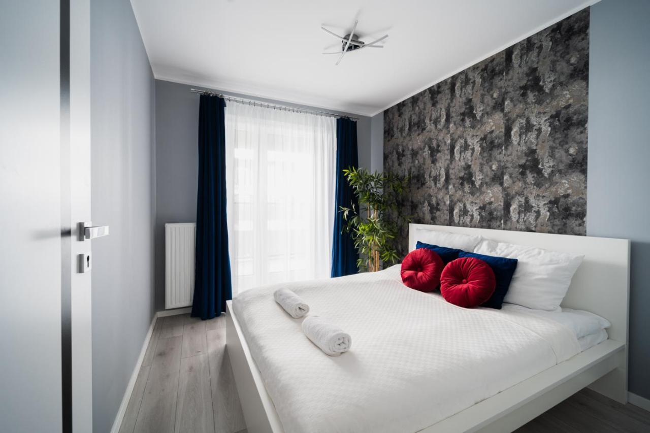 Апартаменты Uroczy Apartament Obok Sky Towera Вроцлав Экстерьер фото